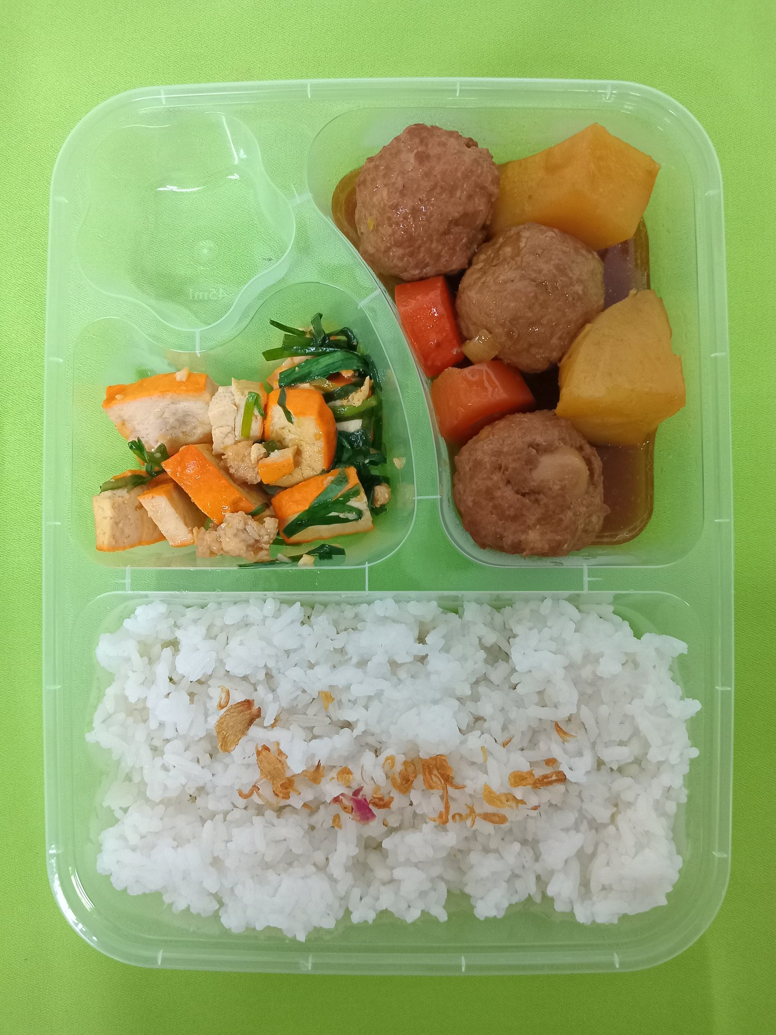 NP, Semur Bola2 Ayam Telur Puyuh, Tumis Tahu orange kucai