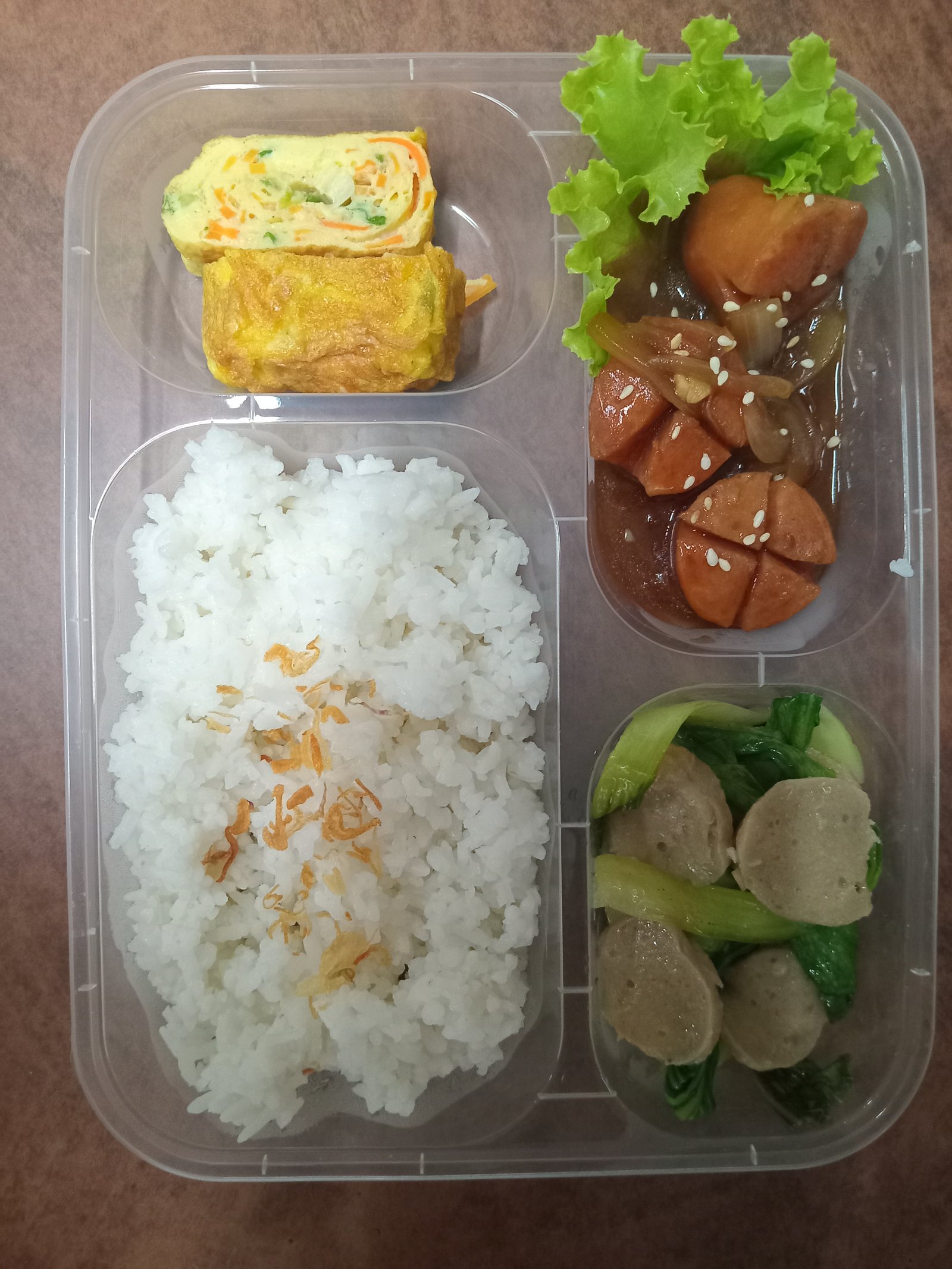 NP, Sosis Teriyaki, Tumis Pakcoy Bakso, Telur Dadar